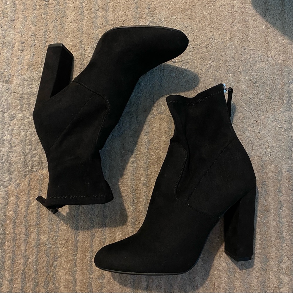 Steve Madden women’s black faux suede booties size 7.5 normcore minimalist goth